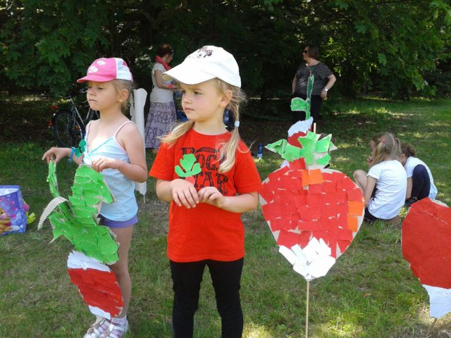 Festyn Rady Osiedla z okazji 25. Rocznicy Wolnych Wyborów, działania plastyczne, 07.06.2014 r., Cytadela